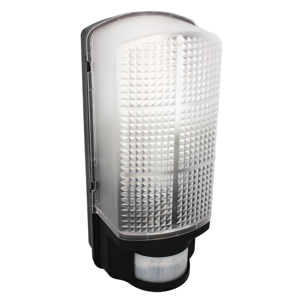 100W Bulkhead IP44 c/w PIR